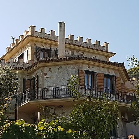 Castello Bellos Tower Keri Exterior photo